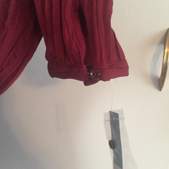 Apt. 9 Maroon Crinkle Long Sleeve Button Up - Picture 5 of 8